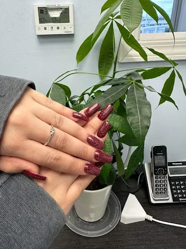 Square burgundy glitter nails